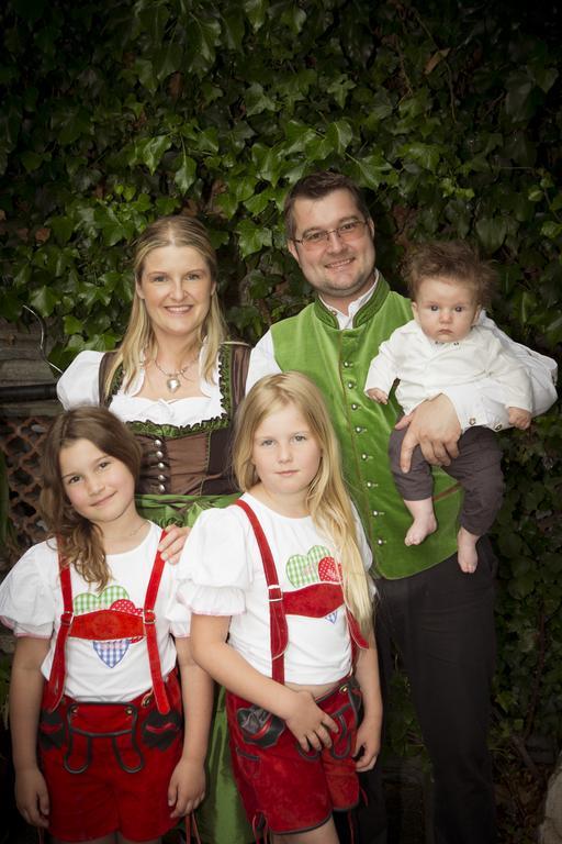 Отель Familie Lampersberger Sachsenburg Экстерьер фото